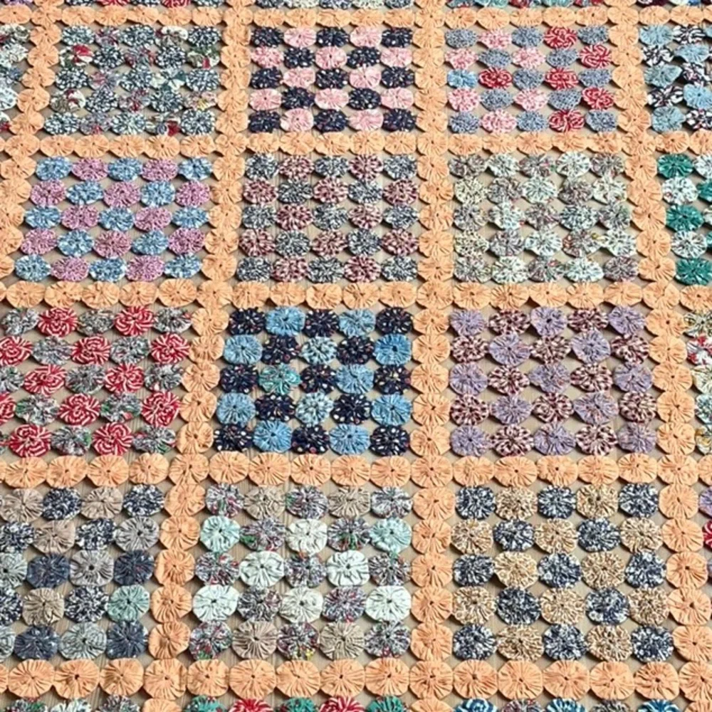 Colorful Patchwork Cotton YO-YO Quilt - Picture 4 of 6